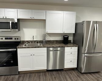 1 bedroom 1 Bathroom Private Suite! 2 minutes from the Reservoir. - Hyrum - Kitchen