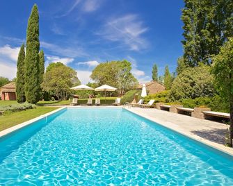 Beautifully Renovated Artists Farmhouse In Provence, Lage Heated Swimming Pool - Roussillon - Басейн