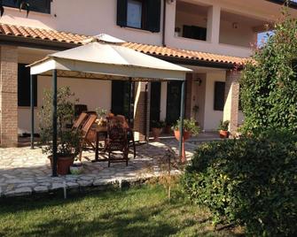 Cherry House Bed&Breakfast - Campobasso - Patio