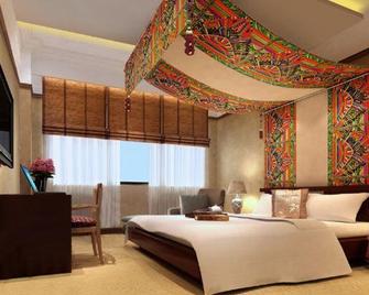 Overseas Capital Hotel (Jiangmen Diwang Square) - Jiangmen - Bedroom