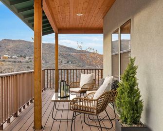 Great Hillside Views, Full Kitchen, Near Shopping & Dining - Jerome - Balcón