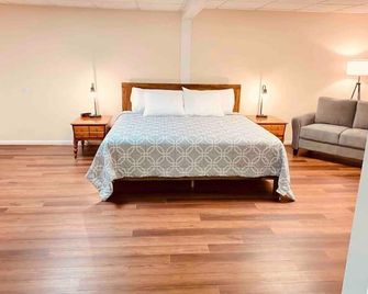 The Franklin Estate - Suite F-Private Apt-King Bed - Madison - Habitación