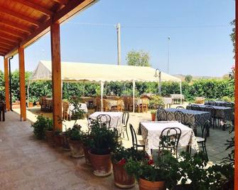 Hotel Ristorante La Decanata - Isola di Capo Rizzuto - Patio