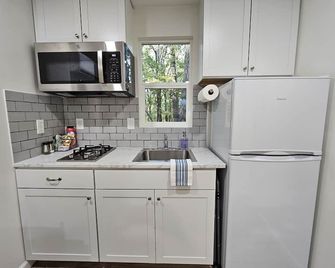 Bennettscape Tiny Cabin by beautiful Bennett Spring State Park Lebanon Missouri - Lebanon - Кухня