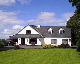 Mountain View Guesthouse - Oughterard - Building