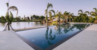 Tanita Lagoon Resort - Udon Thani