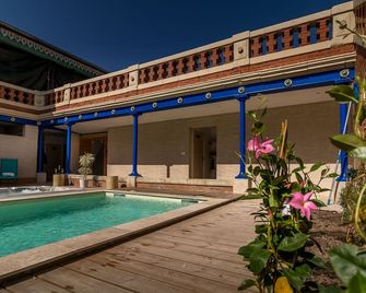 O'bonheur De Hamma - Castelnaudary - Piscina