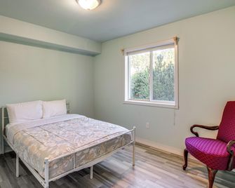 Walk to Shore: Home w/ Deck in Rockaway Beach! - Rockaway Beach
