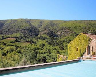 Stylish house with heated pool in Lacoste - Lacoste - Piscina