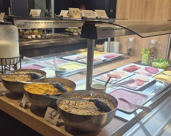 acama Hotel+Hostel Kreuzberg - Berlin - Buffet