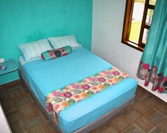 Yaxche Centro Hostal y Camping - Bacalar - Bedroom