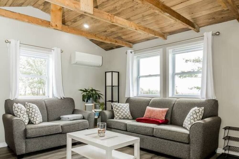Elegant home away from home - Valley View - Middleton - Living room