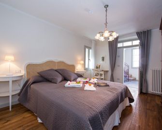 Felice sul Lago - Sala Comacina - Habitación