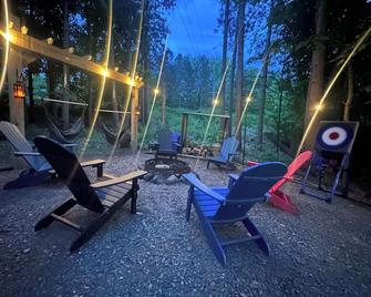 Firepit, Gazebo, Fiber Optic, 10 min Casino - Pine City - Patio