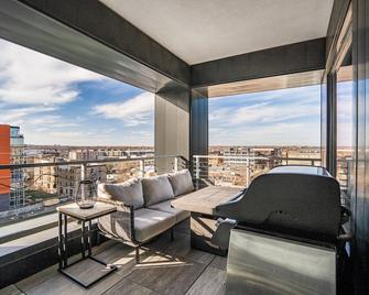 Sable 701 - Luxury Two Story Loft - Minneapolis - Balcony