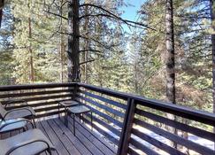 Hawks Nest Lodge - Yosemite West - Balcony
