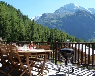 Chalet Fegguese is a delightful, wood-and stone-built Savoyard chalet, - Sainte-Foy-Tarentaise - Balcon