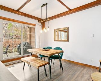 Le Manoir 106-7 by Escapades Tremblant - Mont-Tremblant - Matsal