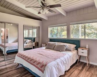 Sunny Pahoa Retreat Snorkel, Hike and Shop! - Pahoa - Bedroom