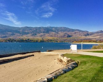 Osoyoos Beachside Cottage Almost lakefront! #83 - Osoyoos - Playa