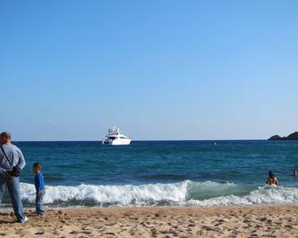 Girona Spain Center - Can Bici Sleeps 4 People - Girona - Pláž