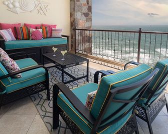 Sonoran Sky 1202 Family Tides Retreat Adorable Spacious Oceanfront Condo - Puerto Peñasco - Balcón