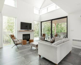 Allen Falls, chalet avec spa - Morin-Heights - Living room