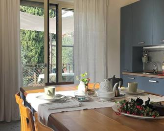 Villa Filomena-Garda, a due passi dal lago - Garda - Eetruimte