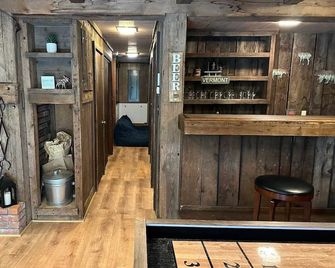 Crooked Ear Cabin - Wilmington - Bar