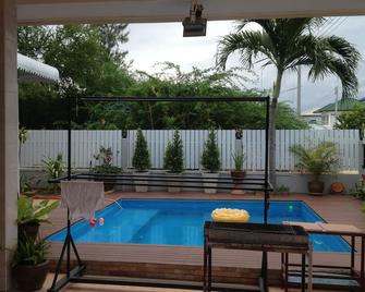 Baan Par Pern Hadchaosamran - Ban Hat Chao Samran Nai - Pool