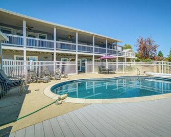Lakeport Home With Stunning Lake And Mou - Lakeport