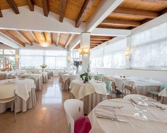Albergo Villa A Mare - Peschici - Ravintola