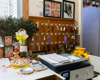 Budget Inn Jennings La I-10 - Jennings - Front desk