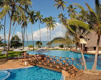 Ocean Paradise Resort & Spa - Pwani Mchangani - Piscina