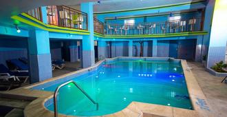 La Pepiniere Hotel - Petionville - Zwembad