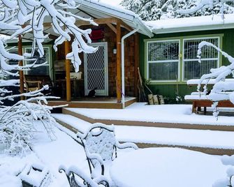 Sandy River Ski House, Pets Welcome, No Smoking - Welches - Patio