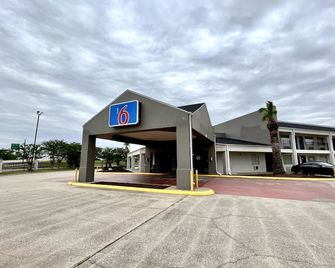 Motel 6 Lake Charles, LA - Lake Charles - Byggnad