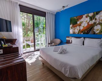 Villa Borghese, The Originals Relais - Gréoux-les-Bains - Bedroom