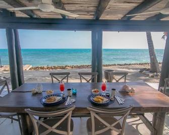Cabana Salsipuedes - Santa Cruz del Islote - Comedor