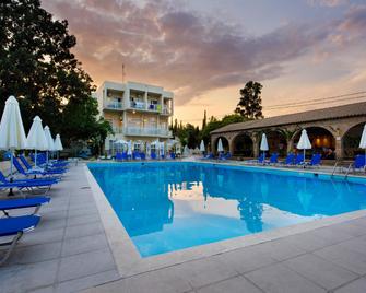 Amalia Corfu Hotel - Dassia - Zwembad