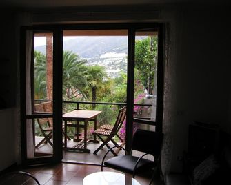 Ferienwohnung Pepiniere - Ospedaletti - Balkon