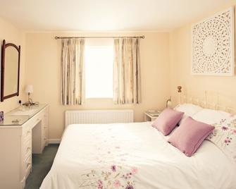 London Road Guest Accommodation - Chippenham - Спальня