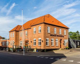 Ansager Hotel og Hytteby - Ansager - Edificio