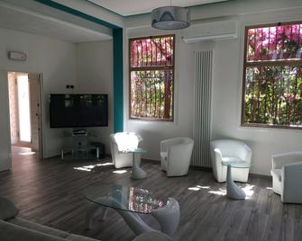 Hotel Astoria - Bordighera - Living room