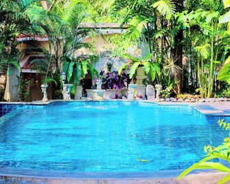 B2 Khao Yai Premier Hotel - Pak Chong - Pileta