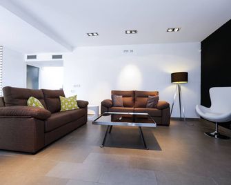 Villa con Wifi Ascensor Para Personas Minusvalidas y Piscina - Calafat - Sala de estar