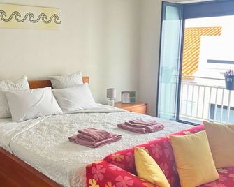 Vagabond Mermaid Guesthouse - Ponta Delgada Azoren - Schlafzimmer