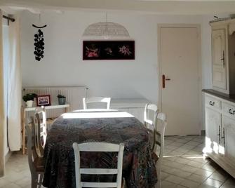 Cottage Le Merle Blanc 2 to 6 persons - Rapilly - Restaurante