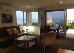 Stunning north-facing city and sea views - Napier - Sala de estar