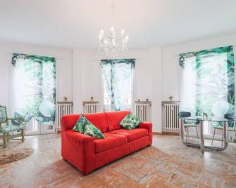 La Chicca di Forlì - Elegante appartamento in centro con parcheggio privato - Forlì - Sala de estar